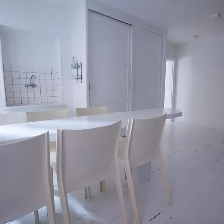 Les Chambres De La Cour Des Arts