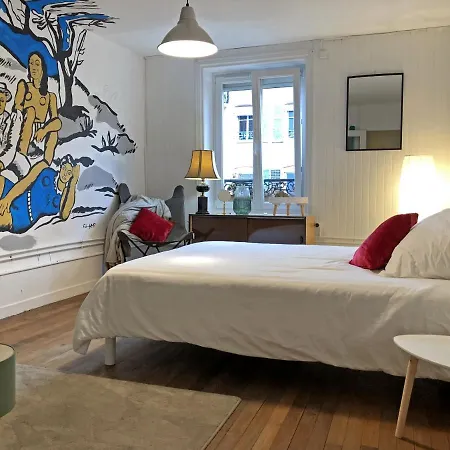 Les Chambres De La Cour Des Arts
